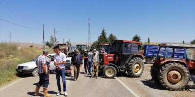 Konya'da Yol Kapatarak Kamulaştırmayı Protesto Ettiler