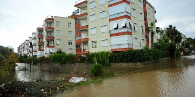 Antalya'da Yağış sonrası su Baskınları Vatandaşı Mağdur Etti