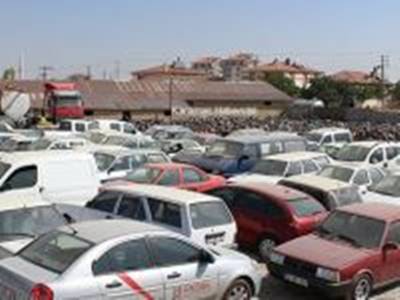 Karaman’da Cemiyet Otoparkı Doldu Taşıyor