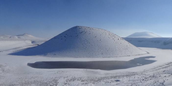 Meke Gölü'nde Kar Güzelliği