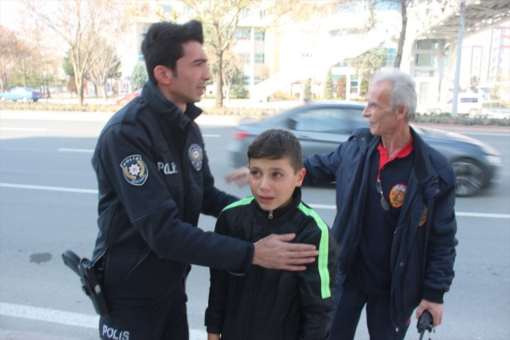Konya'da Yaya Geçidi Asansöründe Mahsur Kalan Anne ve Oğul Kurtarıldı