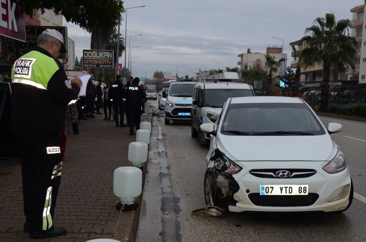 Antalya'da Otomobil Bisikletliye Çarptı: 1 Ölü