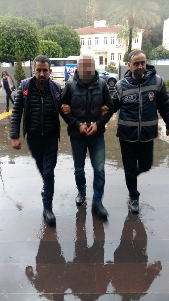 Antalya'da Atm Dolandırıcısı Sahte Kimlikle Yakalandı