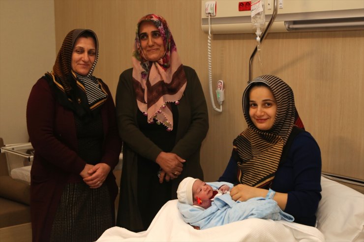 Mersin'de Yeni Yılın İlk Bebeği Doğdu