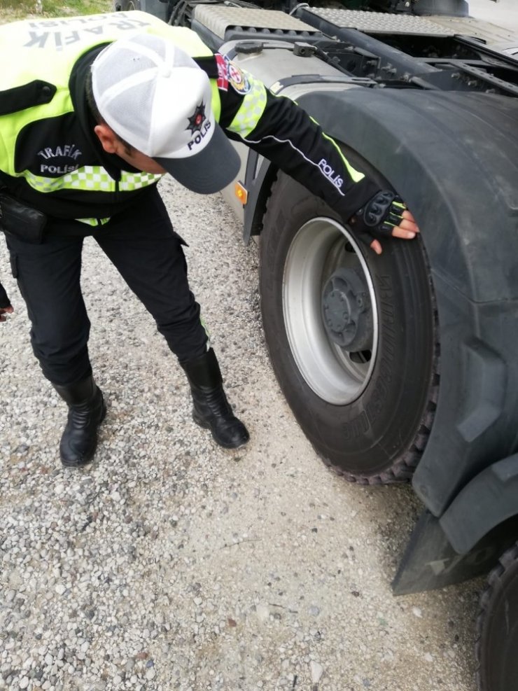 Karaman ve Mersin Yolunda Trafik Polisleri Kış Denetiminde