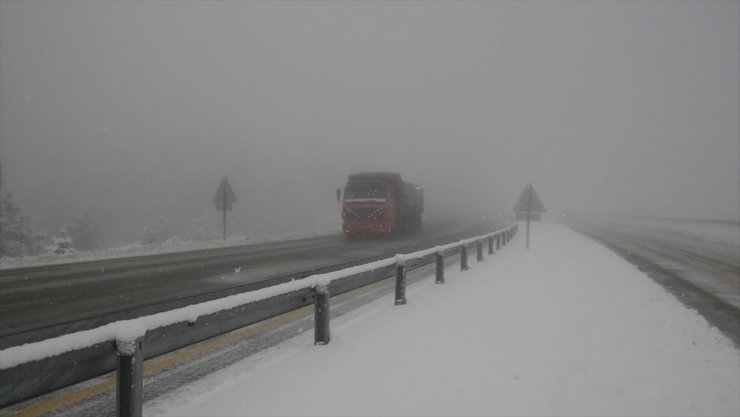 Konya-Antalya Kara Yolunda Kar Yağışı