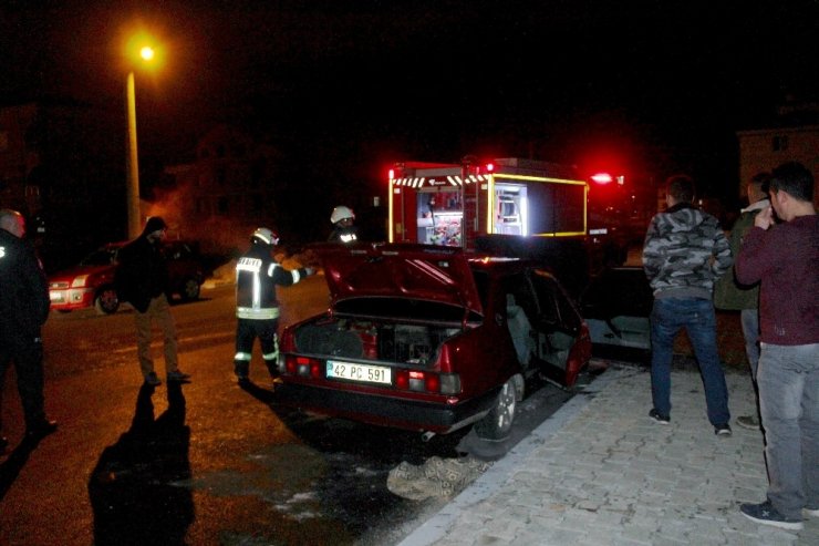 Karaman’da Park Halindeki Otomobilde Yangın Çıktı