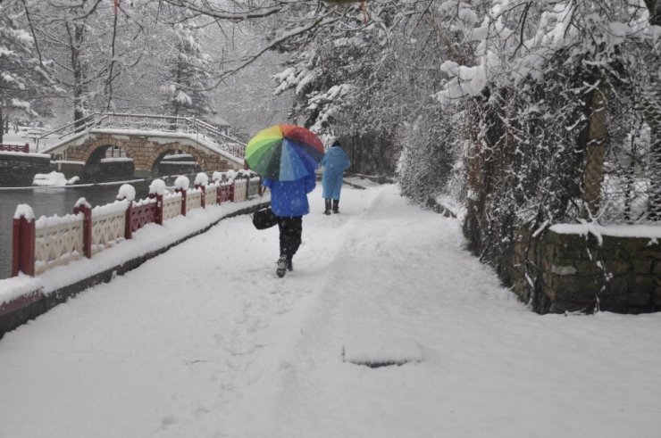 Konya-antalya Yolunda Kar Yağışı Ulaşımı Olumsuz Etkiliyor