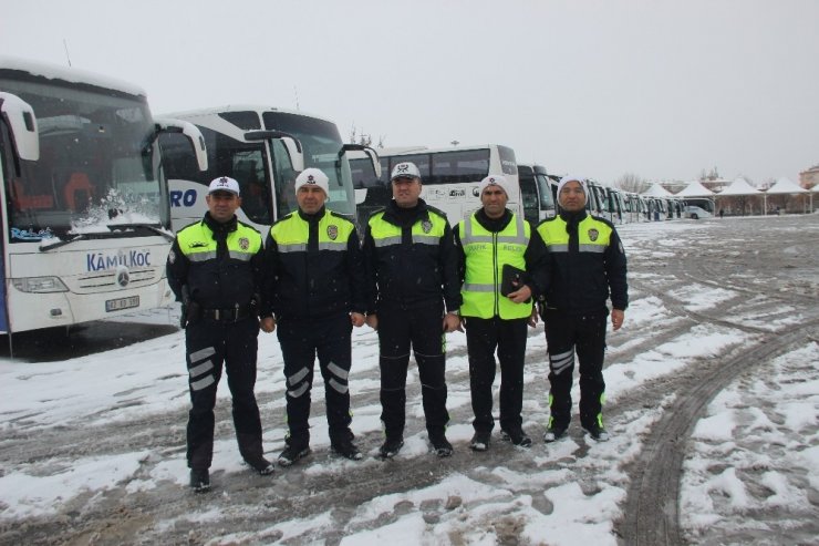 Konya’da Otobüslere Kış Lastiği Denetimi