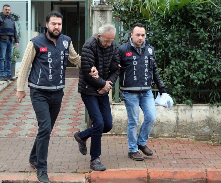 Antalya'da Silahlı Market Gaspçısı Aynı Mahallede Yakalandı