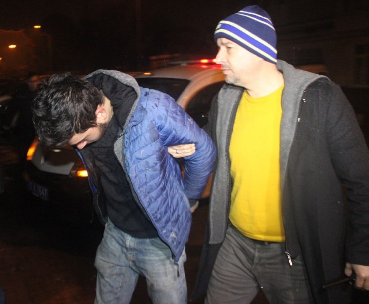 Konya'da Hırsızlık İçin Girdikleri Evden Kaçmak İsterken Polise Yakalandılar