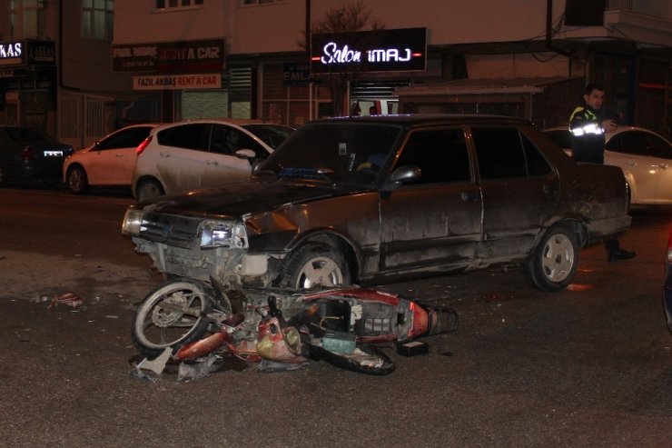 Karaman'da otomobil ile elektrikli bisiklet çarpıştı