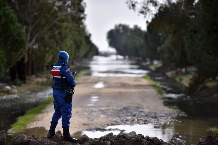 Mersin'de Sulama Kanalına Düşen Nihat Öğretmen İçin Arama Çalışmaları
