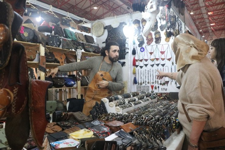 Sevgililer Günü İçin Hediyelik Eşya, El Sanatları Ve Yöresel Ürünler Fuarı Mersin’de Açıldı