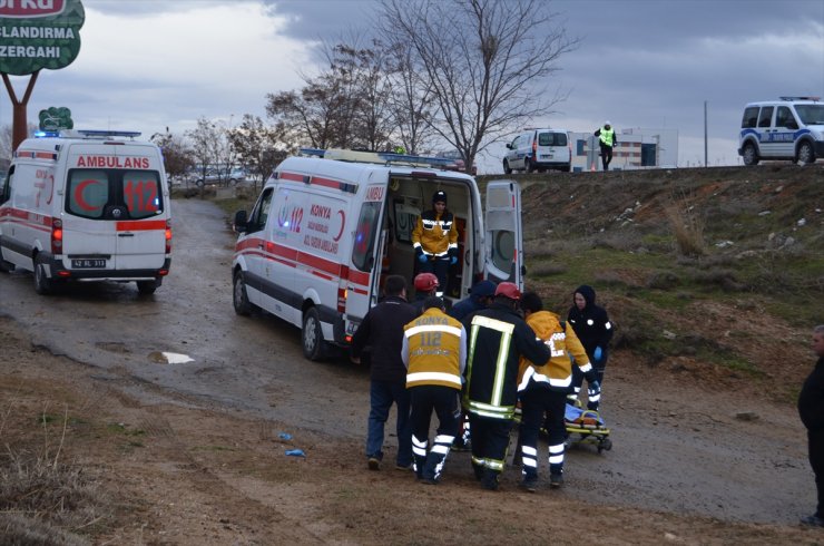 Konya'da Otomobil Şarampole Devrildi: 5 Yaralı