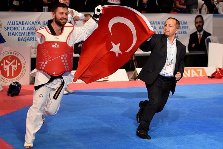 Konya Büyükşehir Belediyesporlu Tekvandocu Dünya Şampiyonu Oldu