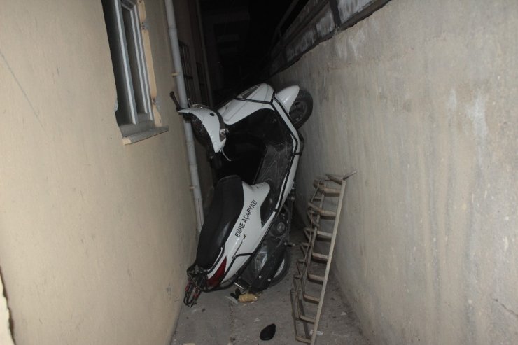 Antalya'da Motosikletle İstinat Duvarından Düştü