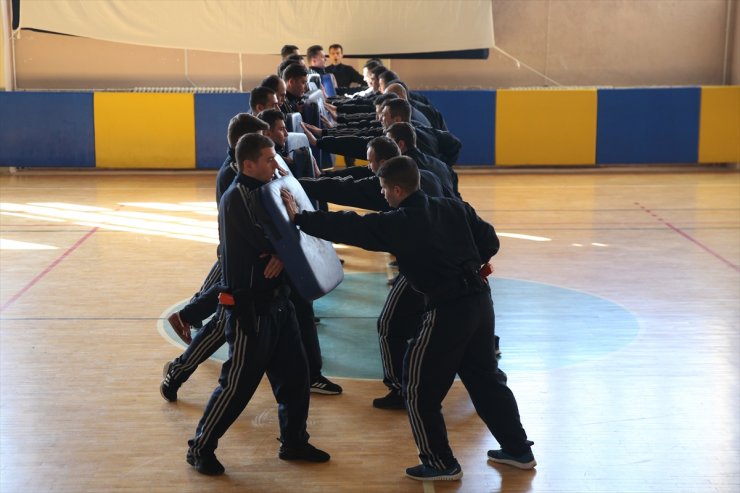 Niğde'de Mahalle Bekçileri Zorlu Eğitimle Göreve Hazırlanıyor