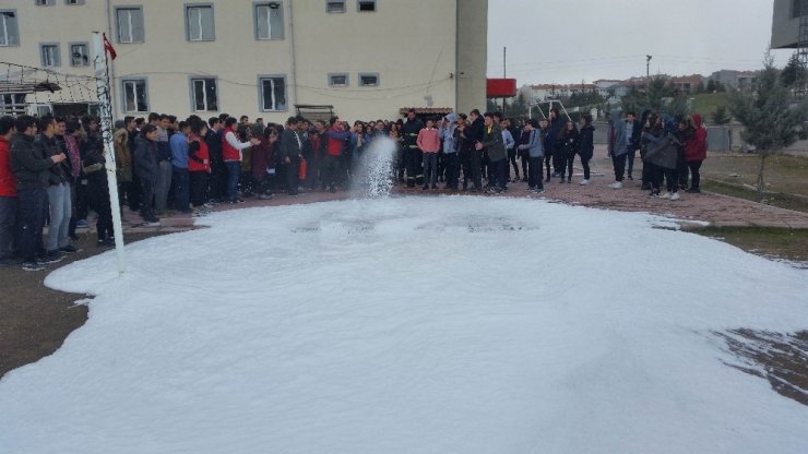Konya'da İtfaiye Ekiplerinden Yangın Ve Deprem Tatbikatı