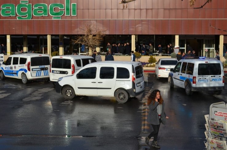 Aksaray’da 3 Kişi Polis Memurunu Kurşun Yağmuruna Tuttu