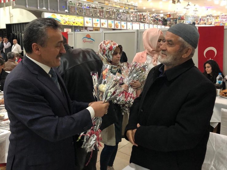 Konya'da Şehit Aileleri Gazilerle Yemekte Buluştu