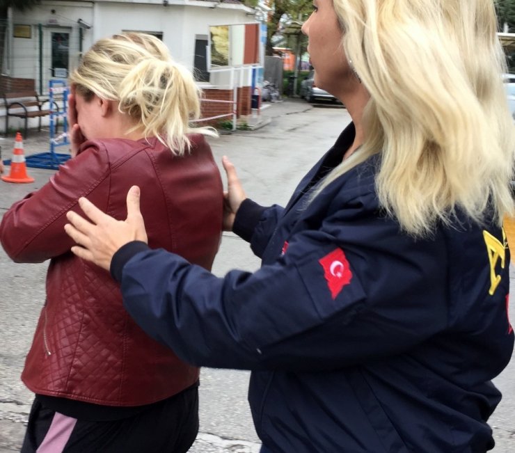 Mersin'de Fuhuş Bahanesiyle Şantajdan Yakalandı, Hıçkırıklara Boğuldu