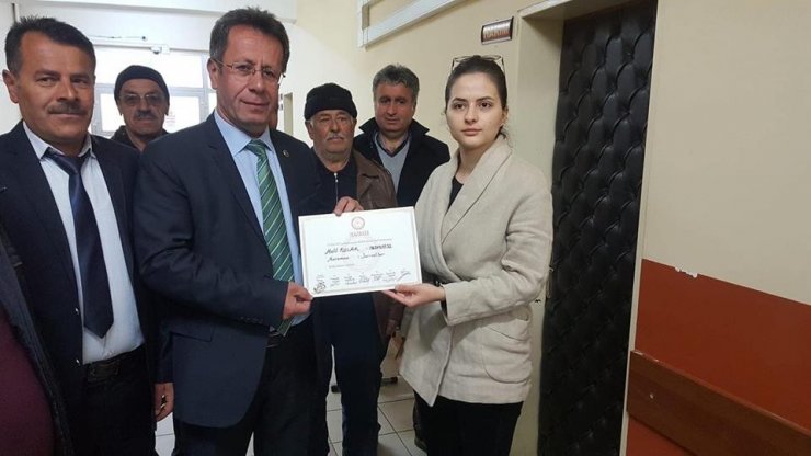 Sarıveliler’de Bağımsız Aday Halil Kulak Mazbatasını Aldı