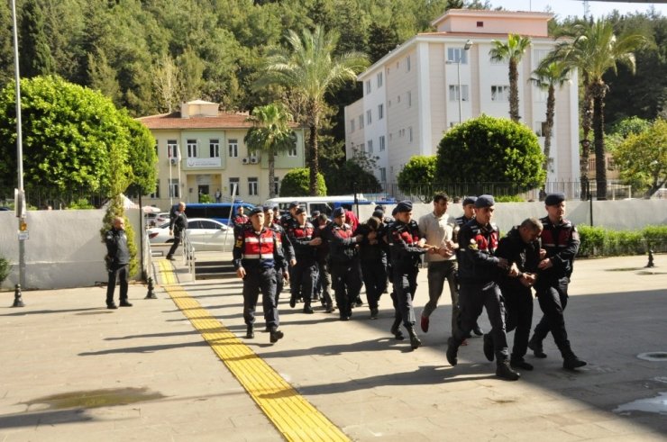 Antalya’da Fuhuş Operasyonuna 10 Tutuklama