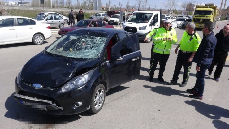 Aksaray'da Yayaya Çarpan Sürücü Arabası İçin Ağladı
