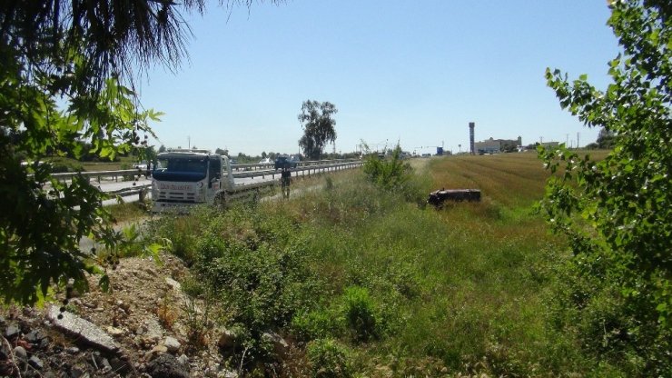 Antalya'da Telefona Bakmak İsterken Buğday Tarlasına Uçtu
