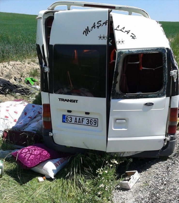 Konya'da Tarım İşçilerini Taşıyan Minibüs Devrildi: 1 Ölü, 7 Yaralı