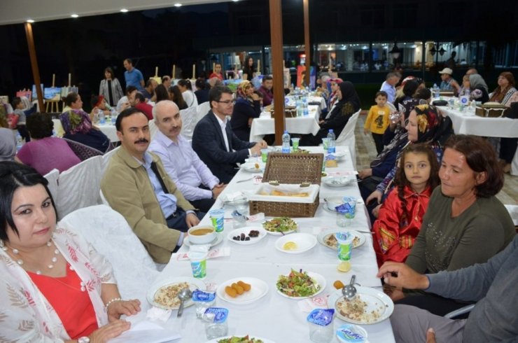 Bozyazı İlçe Kaymakamı Hayatı Taşdan, Engelli Vatandaşlarla Buluştu