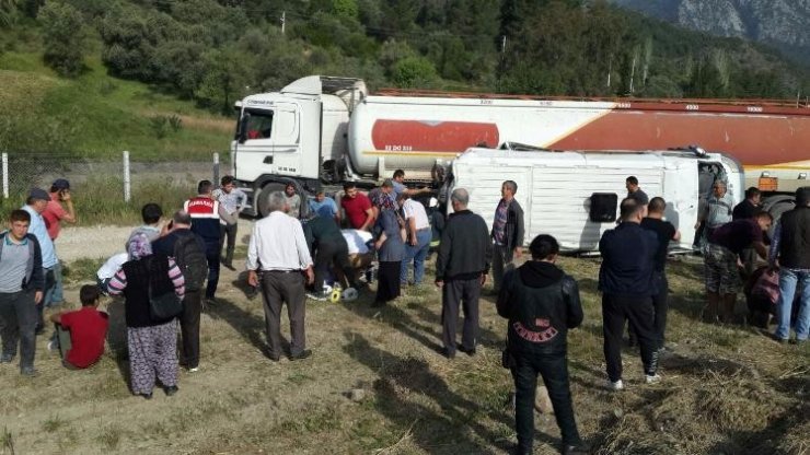 Antalya'da 2 Kişinin Öldüğü Kazada Sürücü Tahliye Edildi, Oğlunu Kaybeden Baba İsyan Etti