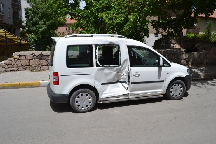 Aksaray'da Hafif Ticari Araç İle Motosiklet Çarpıştı: 1 Ölü