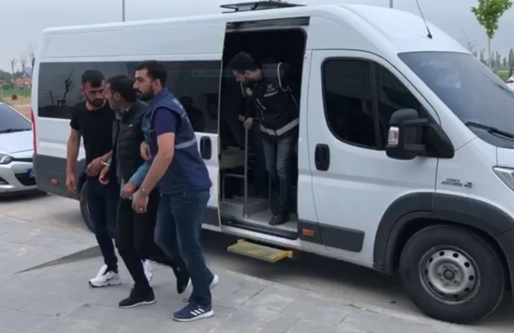 Aksaray Silah Çetesi Operasyonu: Macarlı Muhtarı İle 5 Kişi tutuklandı