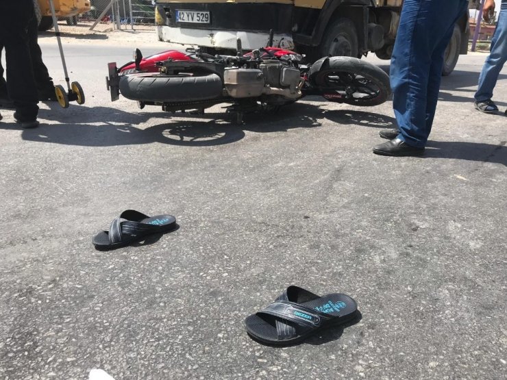 Ereğli'de Kamyonet İle Motosikletin Çarpıştığı Kazada 2 Kişi Yaralandı