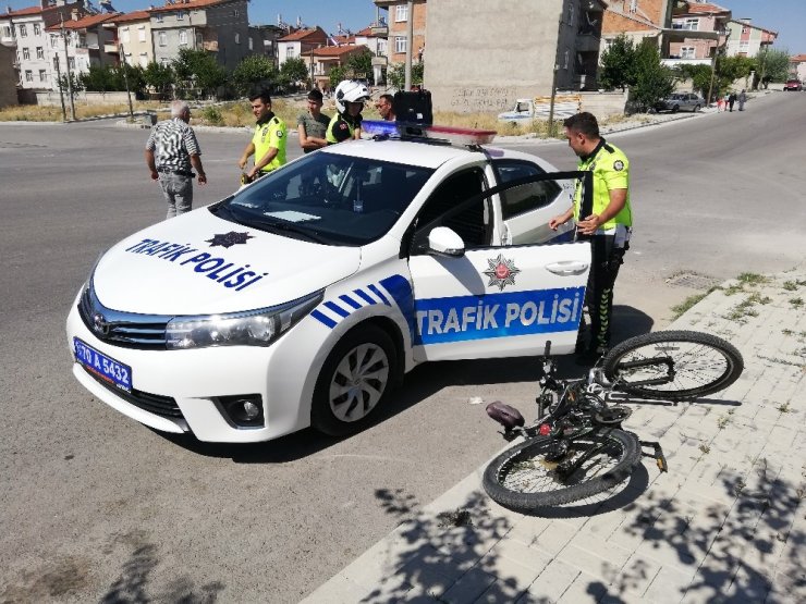 Servis Otobüsüne Çarpan Bisiklet Sürücüsü Çocuk Yaralandı
