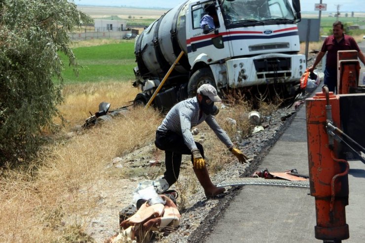 Asit Yüklü Tanker Devrildi