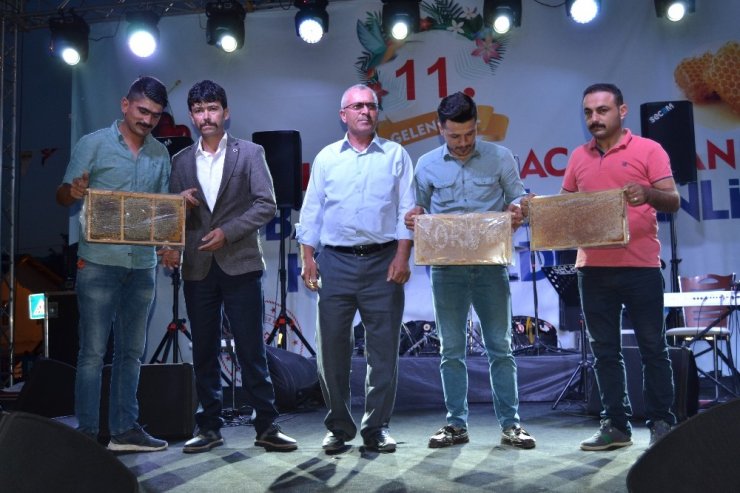 Davutoğlu, Sıla Festivalinde Vatandaşlarla Buluştu