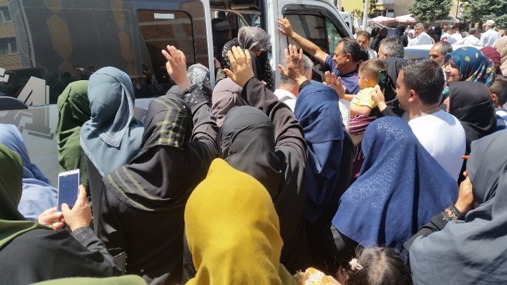 Kulu’da Hacı Adayları Dualarla Uğurlandı