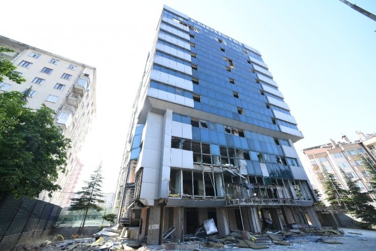 Konya’da Batan Endüstri Holdingin Binası Yıkılıyor