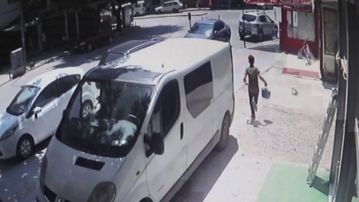 Karaman'da 15 Yaşındaki Çocuğun Hırsızlığı Kameralara Yansıdı