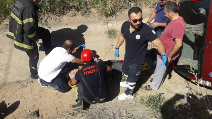 Aksaray'da Araç Boş Sulama Kanalına Düştü: 2 Yaralı