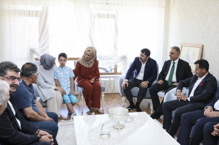 Bakan Kurum Konya'da Hemşehrileriyle Bayramlaştı