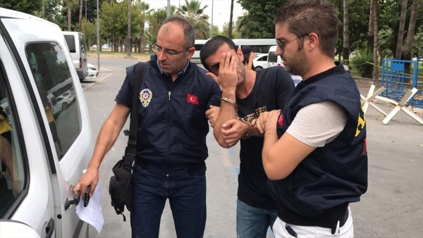 Sinyal Kesici Cihaz Yardımıyla Araçtan Altın Hırsızlığı