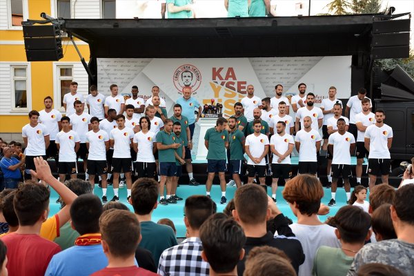 Kayserispor Transferlerini Tanıttı