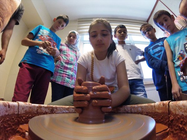 Çubuk'ta Minik Eller Çömlek Öğreniyor