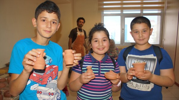 Çubuk'ta Minik Eller Çömlek Öğreniyor