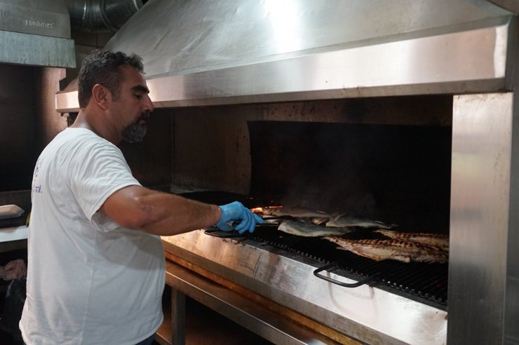 Mezitli Balık Pazarı Yazın Uğrak Yeri Oldu