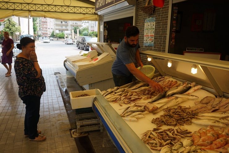 Mezitli Balık Pazarı Yazın Uğrak Yeri Oldu